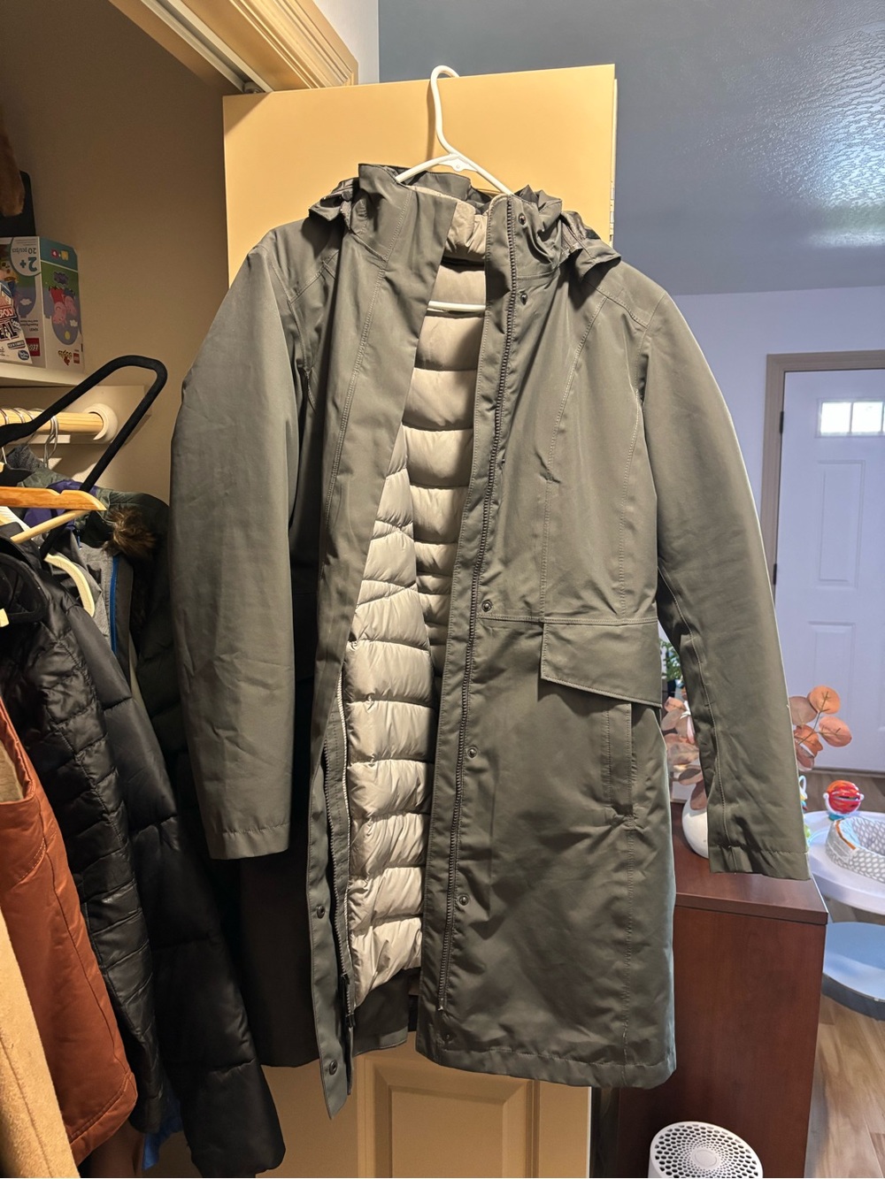 The North Face women’s  grey Hooded Puffer Parka